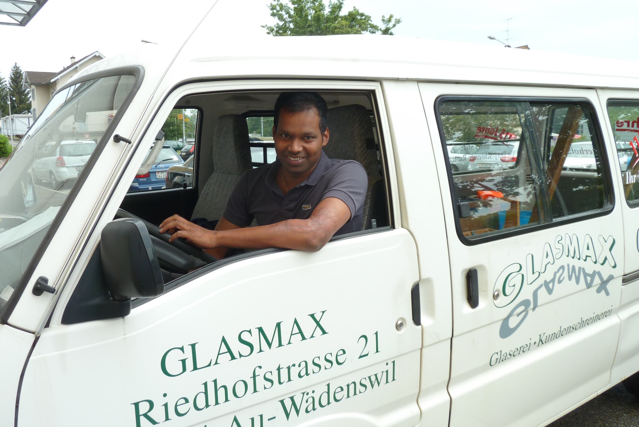 Glasmax Lieferwagen mit Adresse Riedhofstrasse 21, Au-Wädenswil